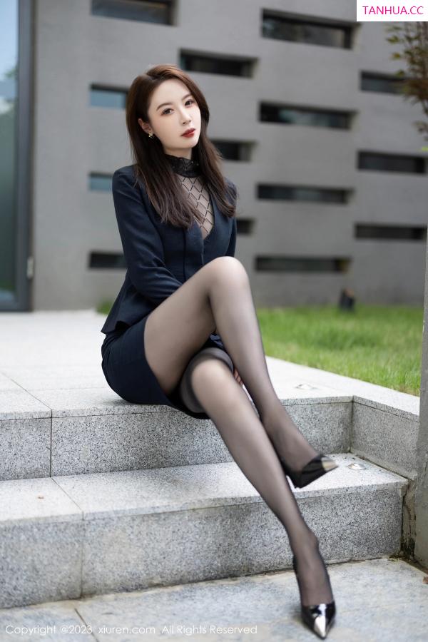 梦心玥  [XiuRen]高清写真图 2023.06.14 No.6914 梦心玥 黑丝美腿第12张图片